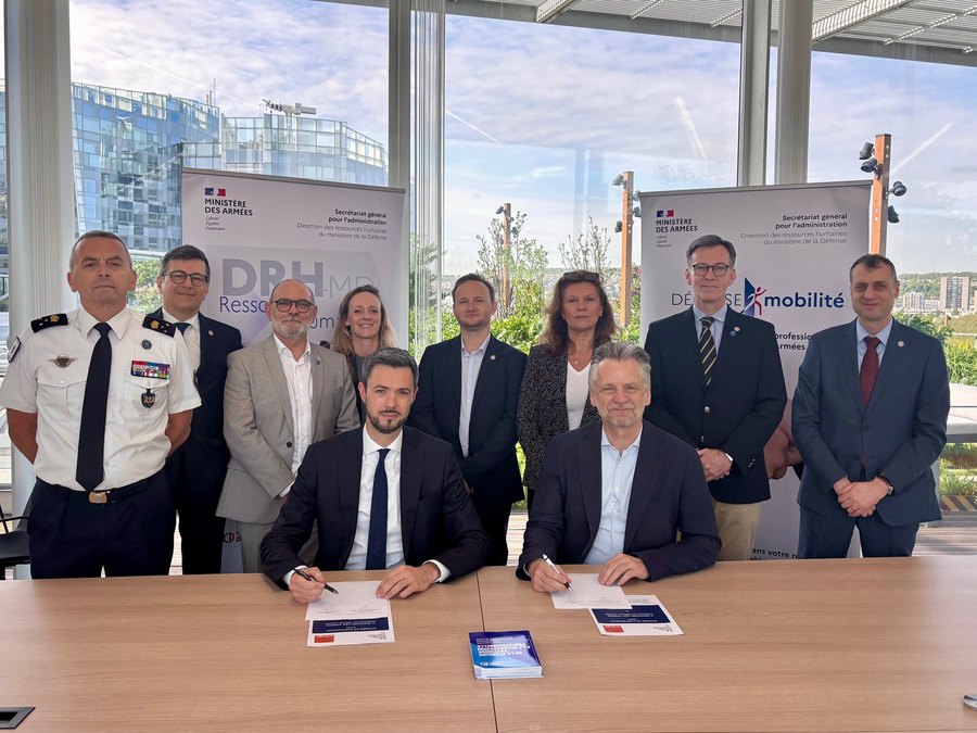 Signature de la convention entre Orange et Défense Mobilité